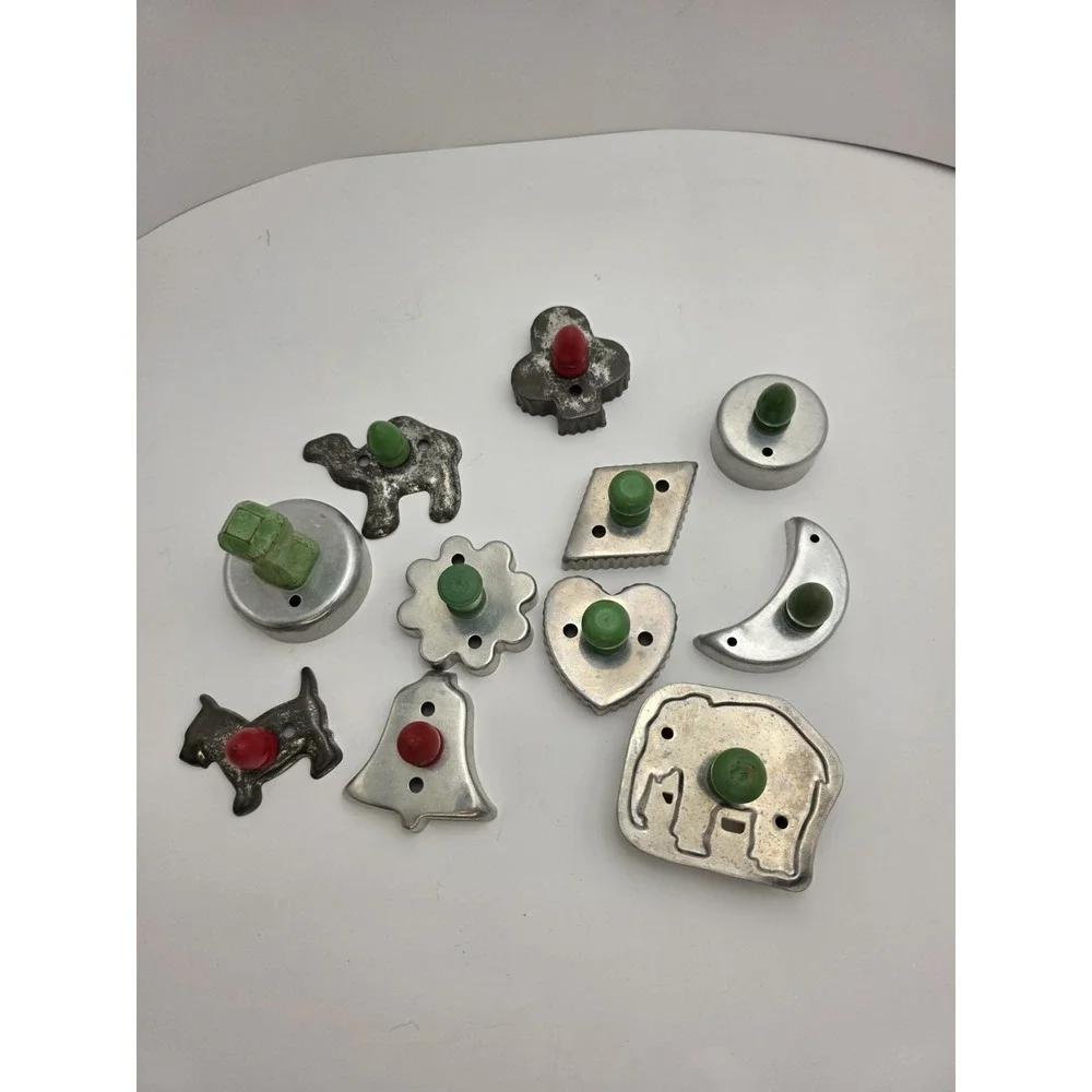 VTG Cookie Cutters Lot 11 Wood Handles Donut Scottie Dog Elephant Moon Bell